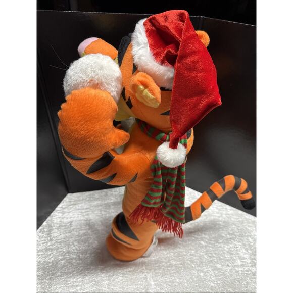Tigger Santa Hat Door Greeters Disney Plush Christmas Winnie The Pooh 27" - Picture 9 of 16